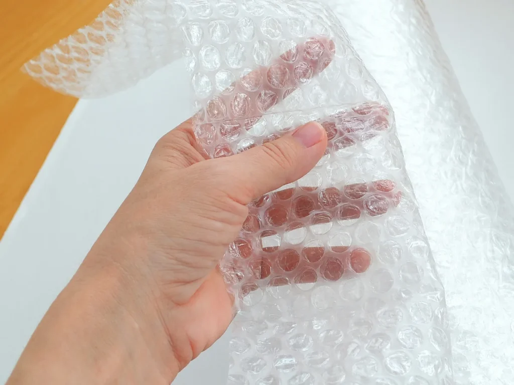 Use bubble wrap on glassware, ceramics and electronics. 